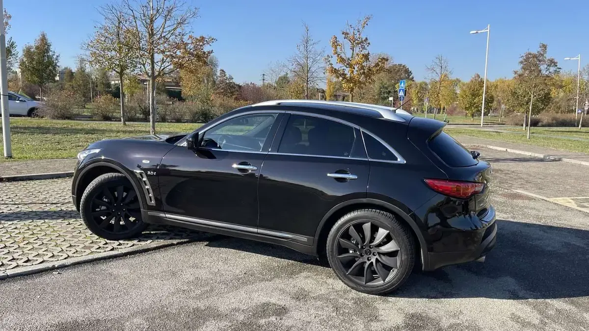 Usata Infiniti QX70 S Design 238 CV (175 kW) 2014 Nero SUV