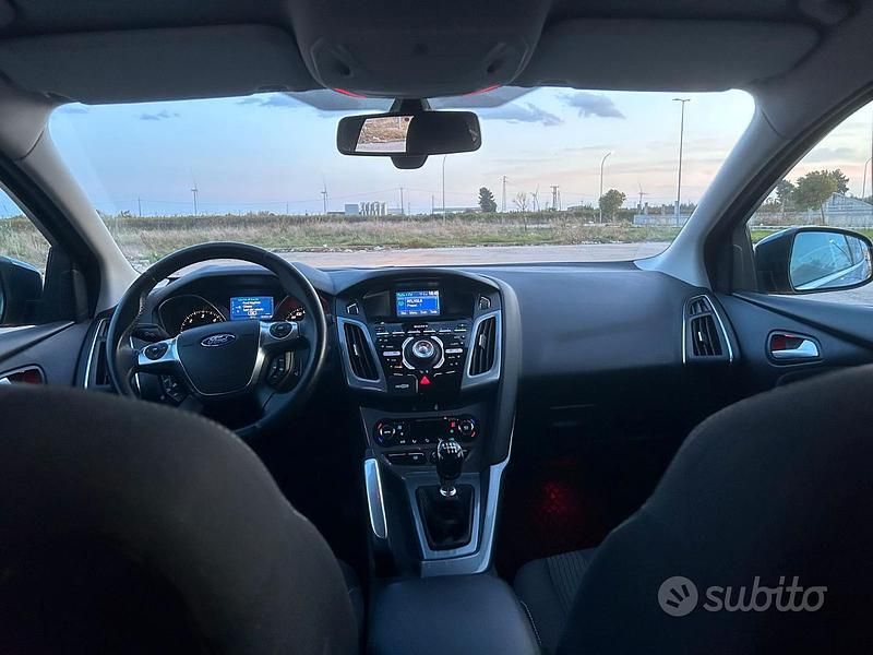 Usata Ford Focus Titanium 115 CV (84 kW) 2012 Blu Berlina