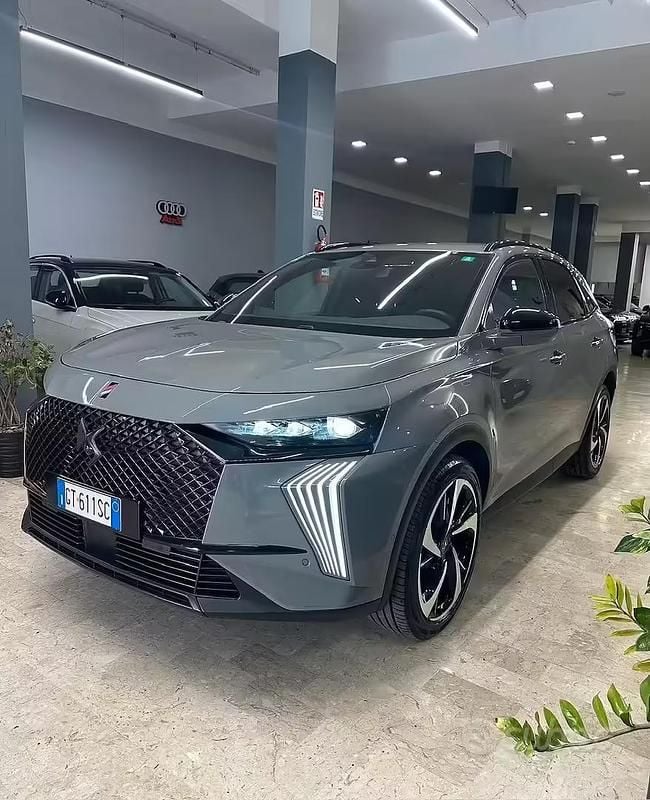 Gebraucht DS Automobiles DS7 Crossback Bastille 131 PS (96 kW) 2024 Grau SUV