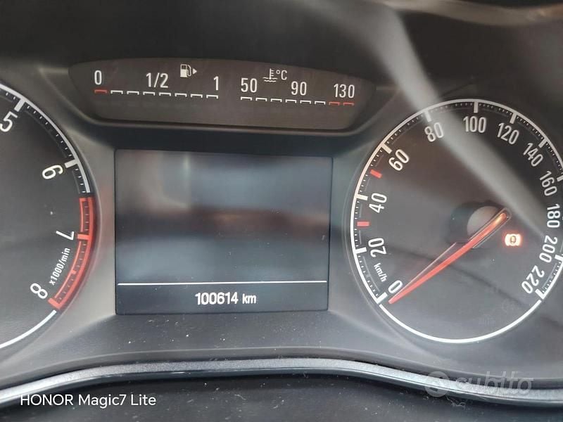 Usata Opel Corsa 2015 Nero Utilitaria