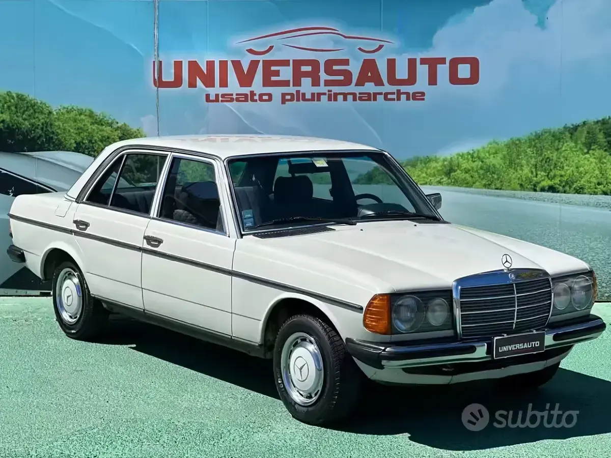 Usata Mercedes 200 60 CV (44 kW) 1981 Berlina