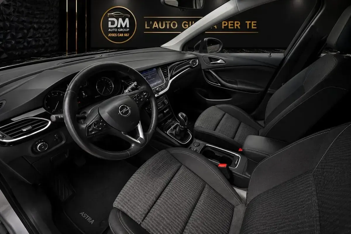 Usata Opel Astra Business Elegance 122 CV (89 kW) 2020 Argento Station wagon