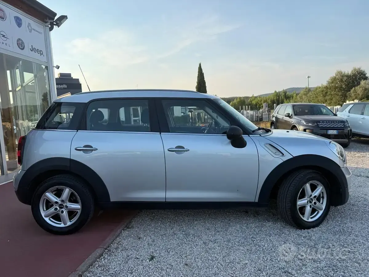 Usata Mini One D Countryman Business 90 CV (66 kW) 2014 Grigio SUV