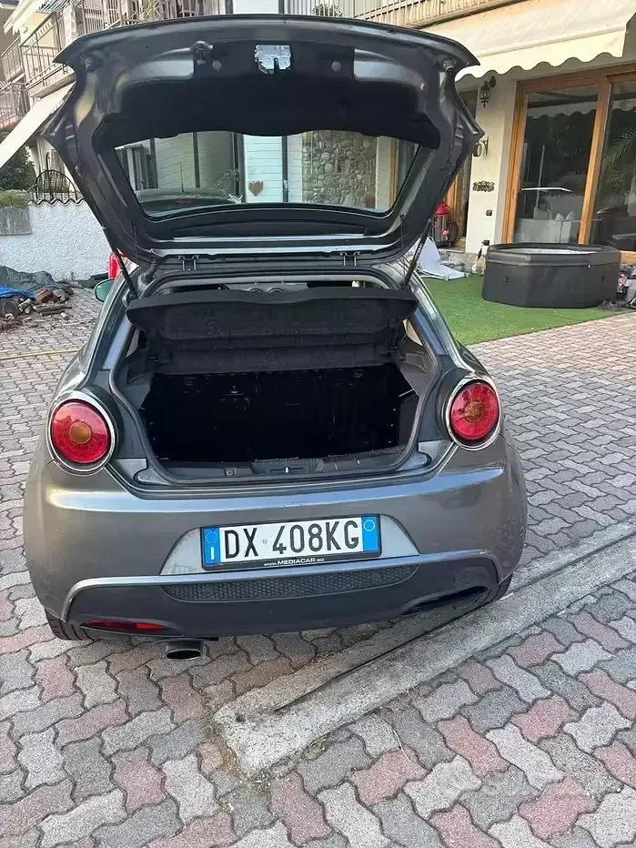 Usata Alfa Romeo MiTo 90 CV (66 kW) 2009 Grigio Utilitaria
