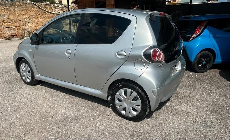 Usata Toyota Aygo 68 CV (50 kW) 2011 Utilitaria