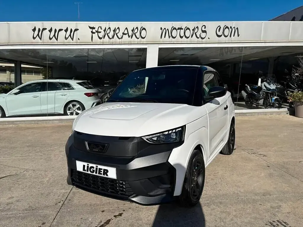 Nuova Ligier JS50 2026 Bianco Utilitaria