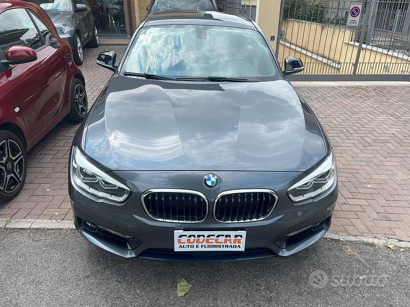 Usata BMW 118 Sport Line 150 CV (110 kW) 2019 Grigio Utilitaria