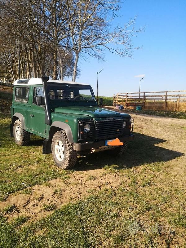 Usata Land Rover Defender S 2004 Verde Station wagon