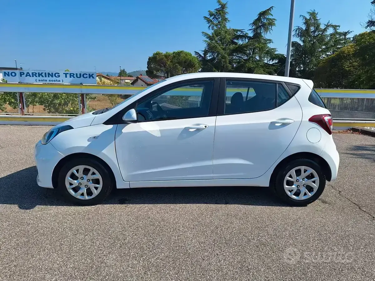 Usata Hyundai i10 67 CV (49 kW) 2019 Bianco Utilitaria