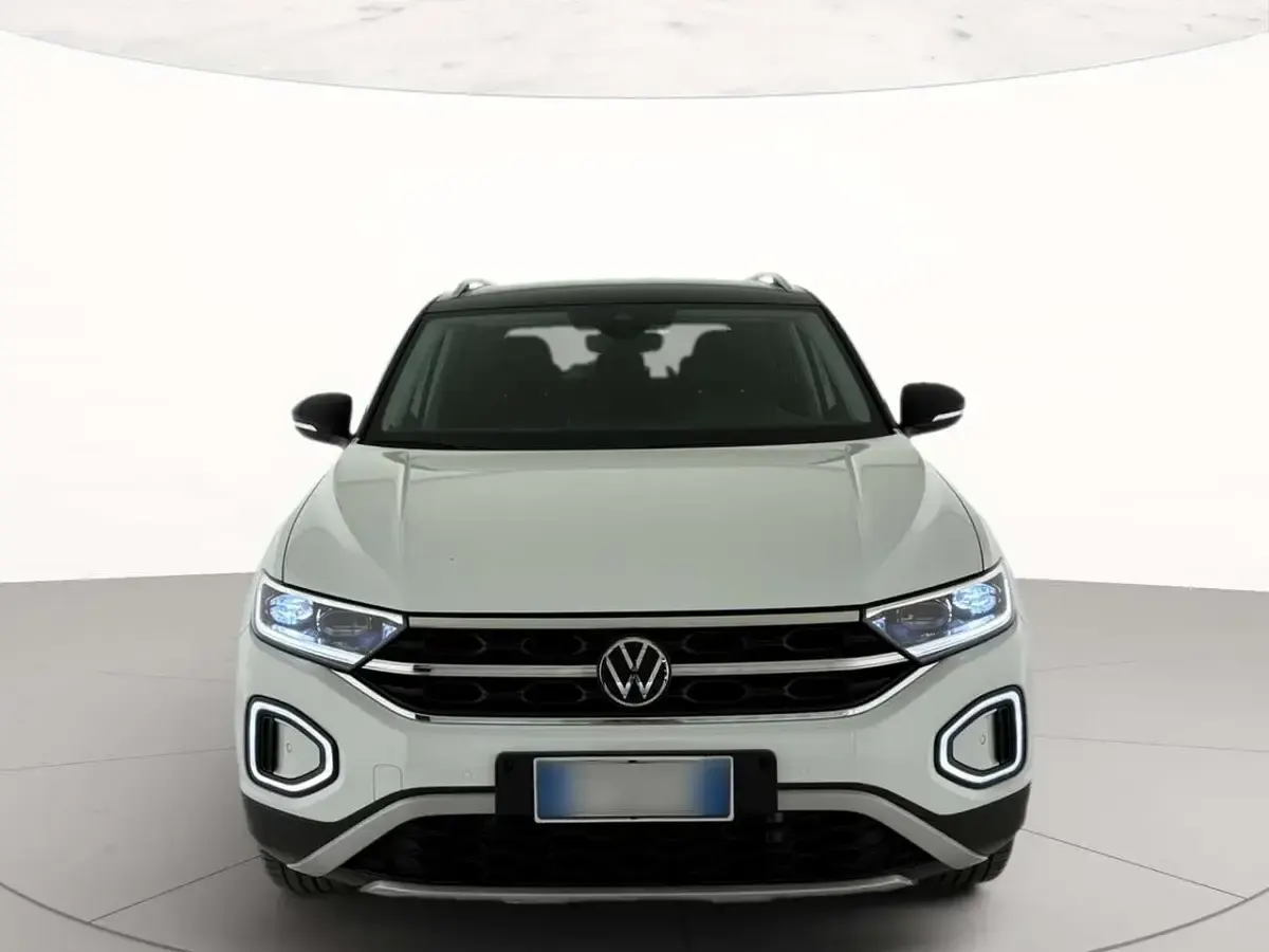 Usata VW T-Roc Style 110 CV (80 kW) 2023 Pure white nero SUV