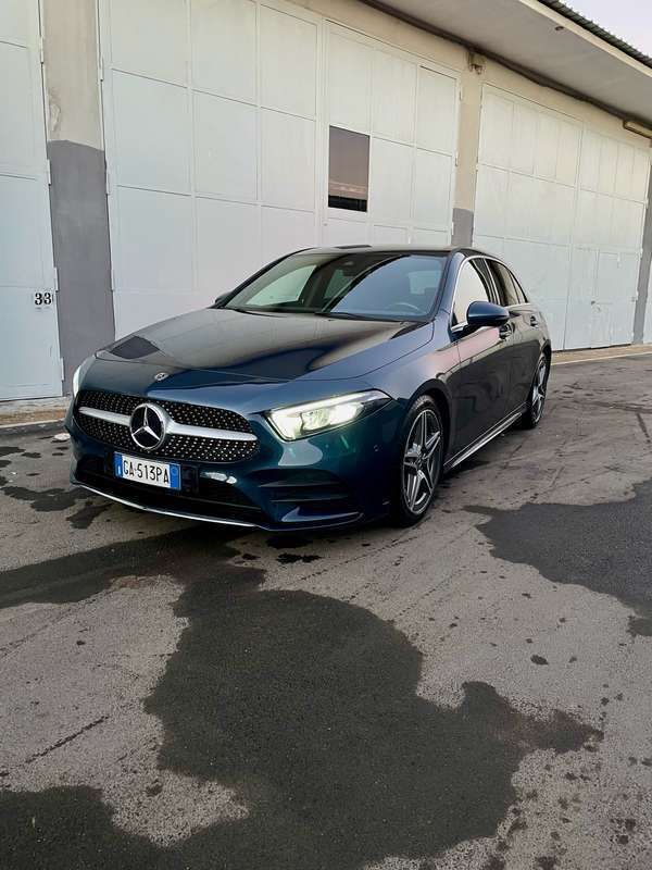 Usata Mercedes A180 Premium 116 CV (85 kW) 2020 Blu Berlina