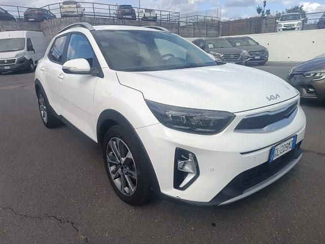 Usata Kia Stonic Style 100 CV (73 kW) 2022 Bianco SUV