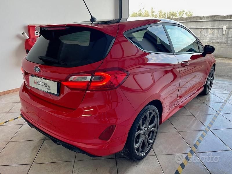 Usata Ford Fiesta ST-Line 85 CV (62 kW) 2018 Rosso Berlina