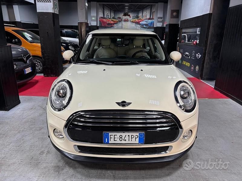 Usata Mini Cooper D Hype 115 CV (84 kW) 2016 Beige Utilitaria