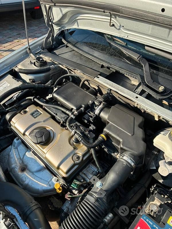 Usata Peugeot 106 2000 Utilitaria
