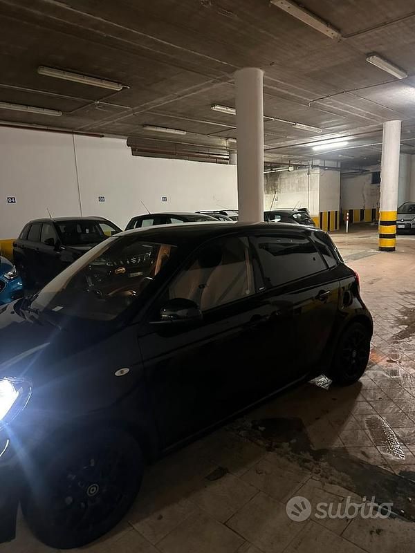 Usata Smart ForFour 71 CV (52 kW) 2019 Nero Utilitaria