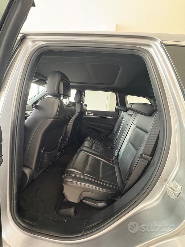 Usata Jeep Grand Cherokee Overland 250 CV (183 kW) 2015 Grigio SUV