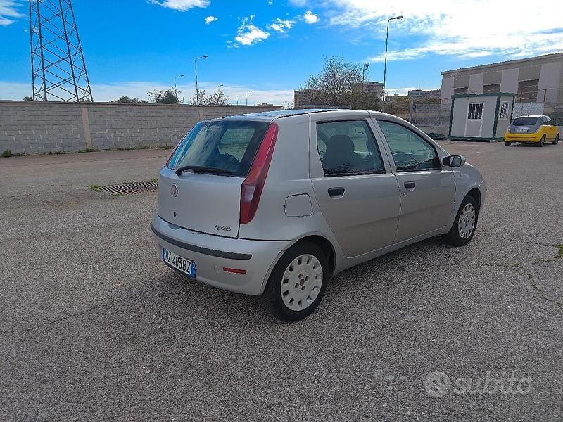 Usata Fiat Punto 60 CV (44 kW) 2009 Grigio Utilitaria