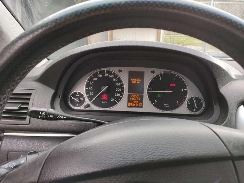 Usata Mercedes B200 140 CV (102 kW) 2007 Argento Monovolume