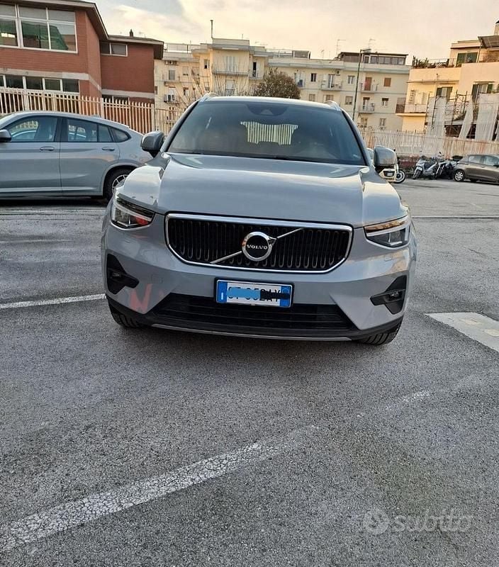 Usata Volvo XC40 Core 129 CV (94 kW) 2024 Grigio SUV