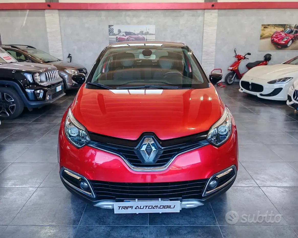 Usata Renault Captur Intens 90 CV (66 kW) 2016 Rosso SUV