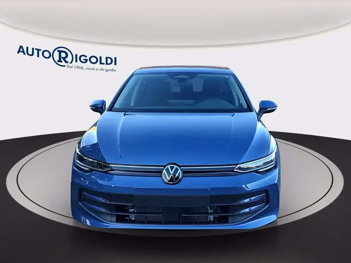 Nuova VW Golf VIII Life 204 CV (150 kW) 2025 Anemone blue metallizzato Berlina