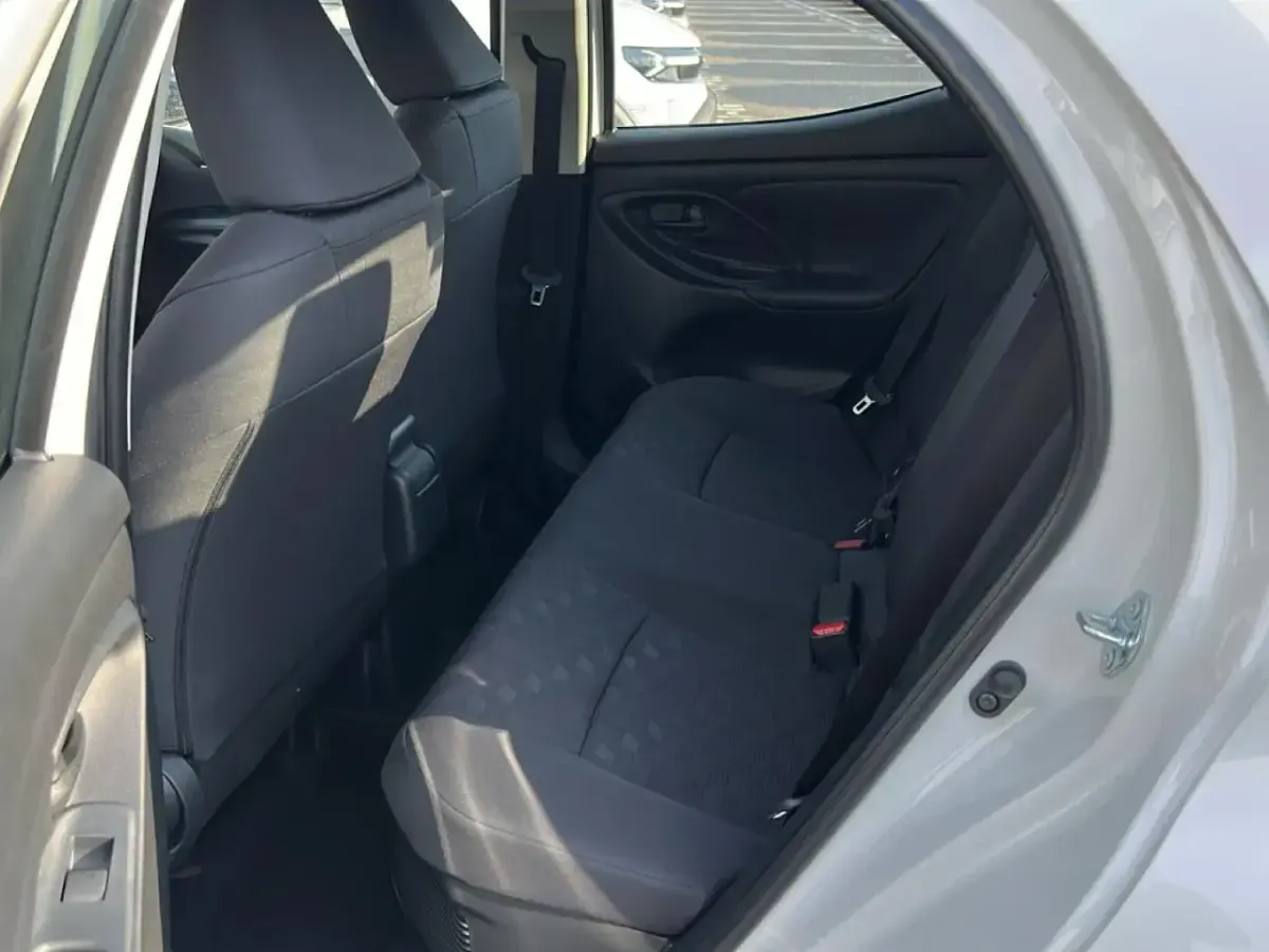 Nuova Toyota Yaris Active 116 CV (85 kW) 2026 Bianco Utilitaria