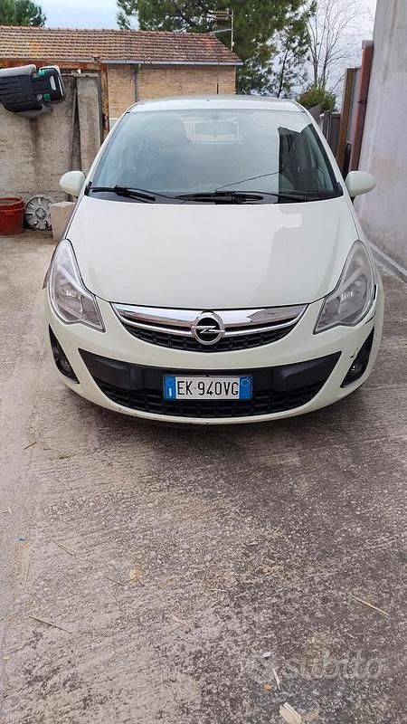 Usata Opel Corsa 2012 Utilitaria