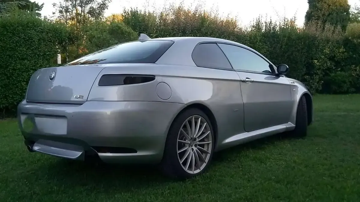Usata Alfa Romeo GT Distinctive 150 CV (110 kW) 2006 Argento Coupé