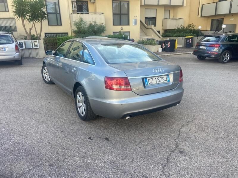 Grigio Usata 2006 Audi A6 Tre volumi | 3500 € (Super prezzo) - Immagine 1/4