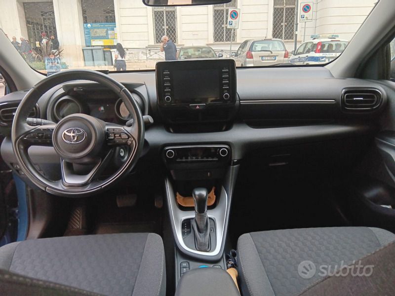 Usata Toyota Yaris Hybrid 2020 Blu Utilitaria
