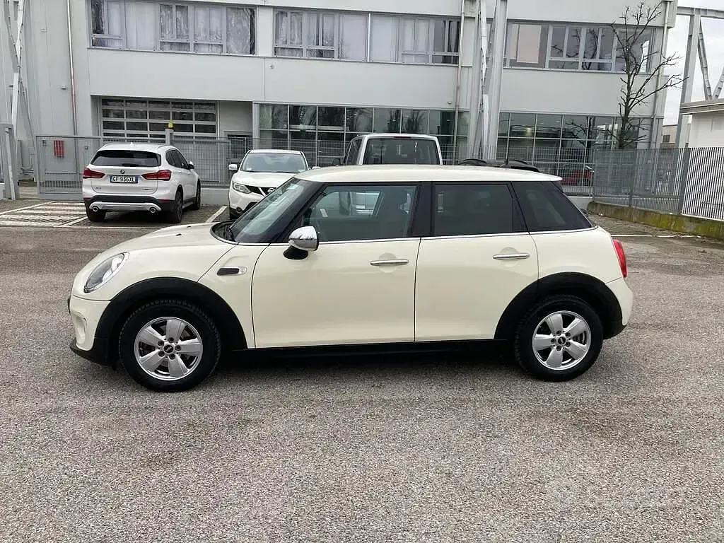 Usata Mini One D Business 95 CV (69 kW) 2015 Bianco Utilitaria