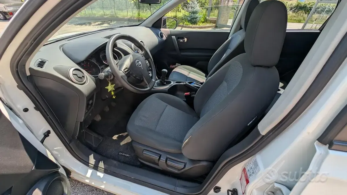Usata Nissan Qashqai Acenta 117 CV (86 kW) 2013 Bianco SUV