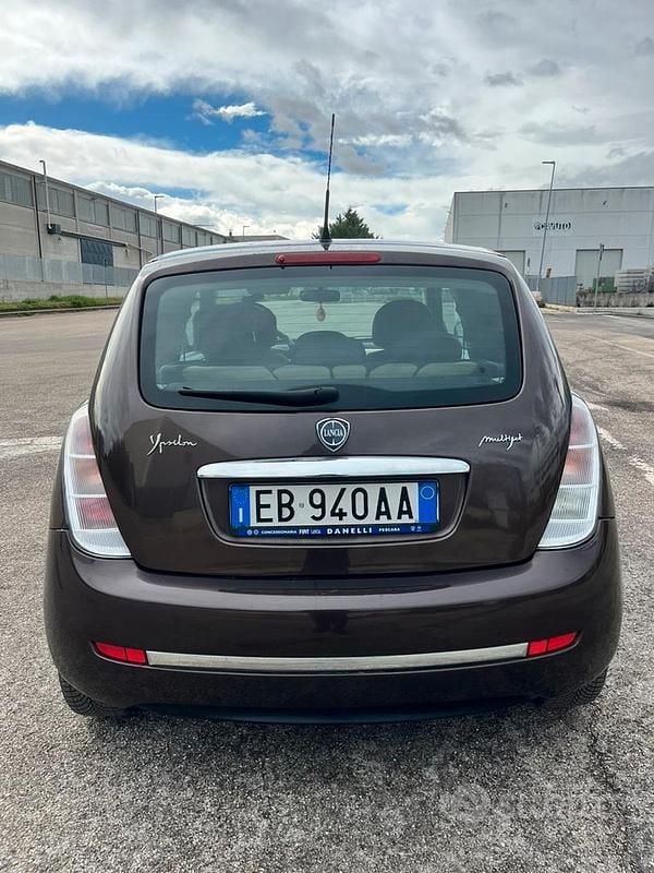 Usata Lancia Ypsilon 75 CV (55 kW) 2011 Utilitaria