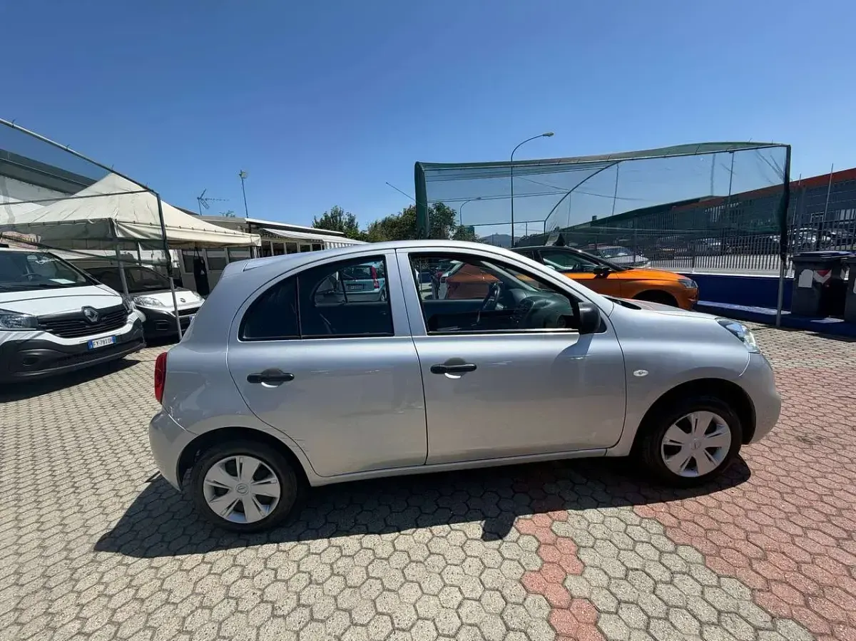 Usata Nissan Micra Acenta 80 CV (58 kW) 2017 Argento Utilitaria