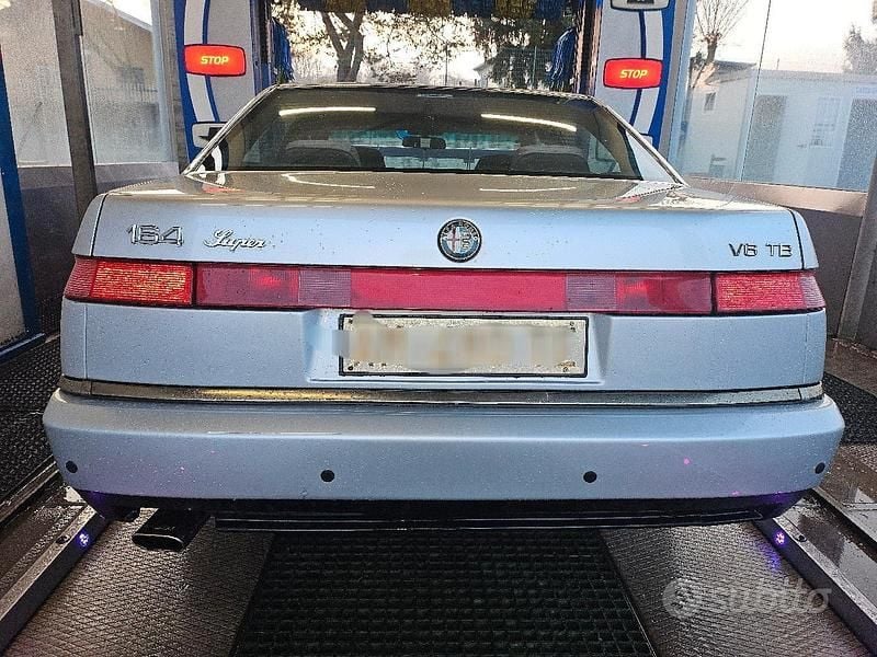 Usata Alfa Romeo 164 Super 201 CV (147 kW) 1997 Grigio Berlina