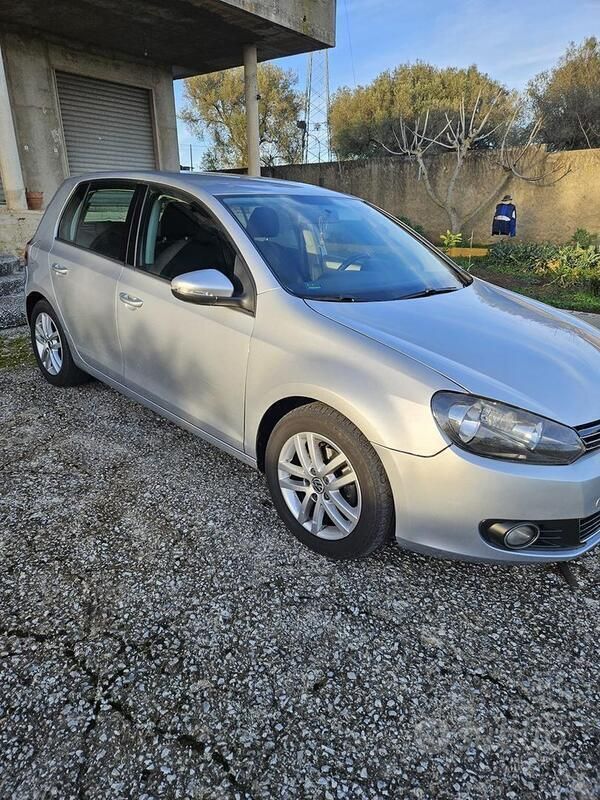 Usata VW Golf VI 105 CV (77 kW) 2011 Utilitaria