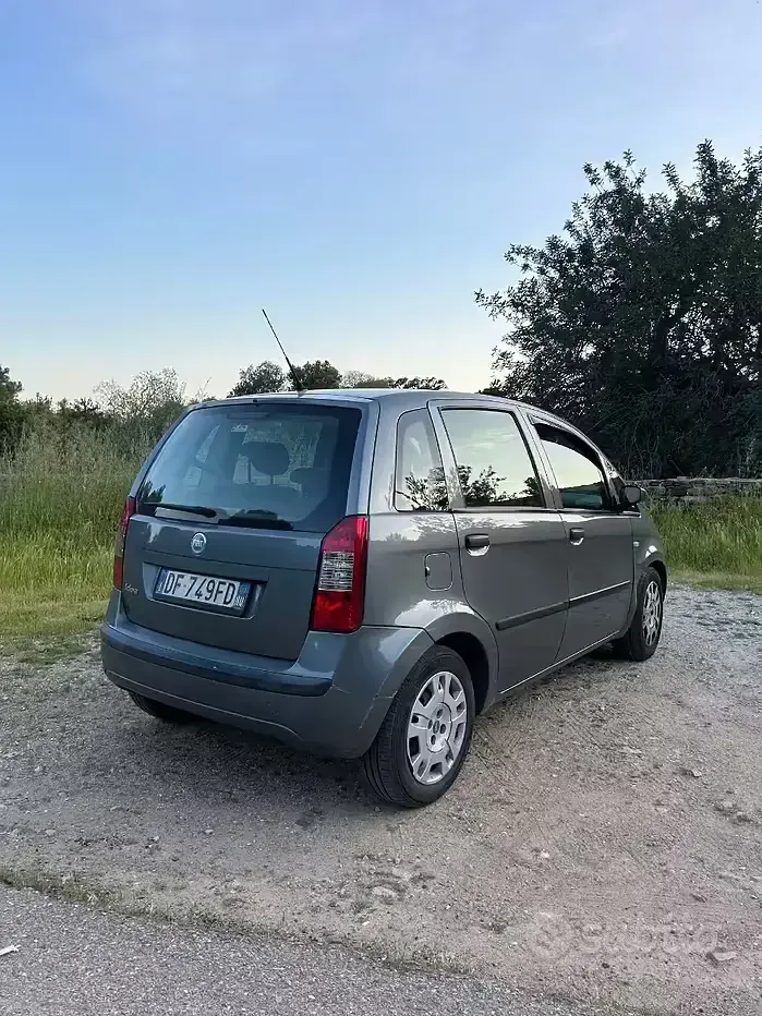Usata Fiat Idea 69 CV (50 kW) 2007 Grigio Monovolume