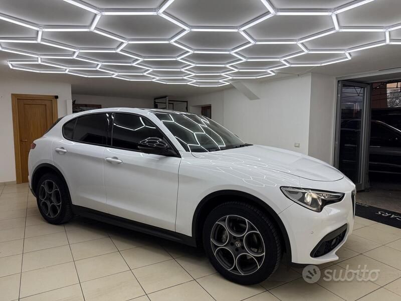 Usata Alfa Romeo Stelvio Sprint 190 CV (139 kW) 2022 Bianco SUV