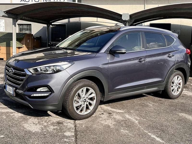 Usata Hyundai Tucson Xpossible 136 CV (100 kW) 2016 Grigio SUV
