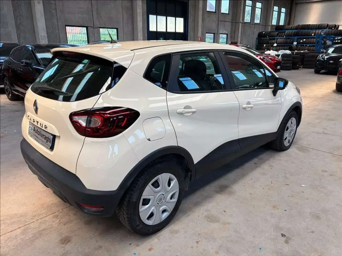 Usata Renault Captur Life 90 CV (66 kW) 2019 Beige SUV
