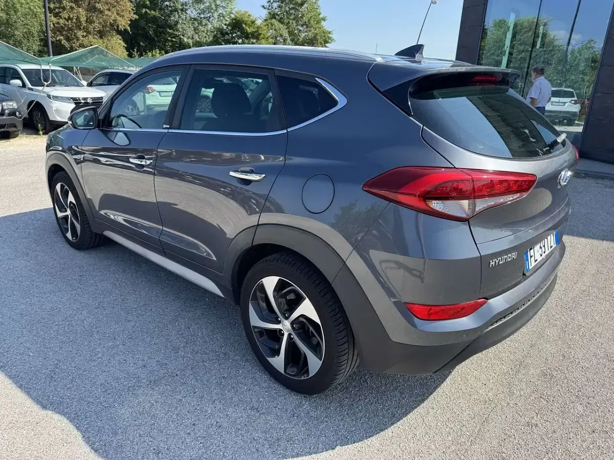 Usata Hyundai Tucson Xpossible 116 CV (85 kW) 2017 Grigio SUV