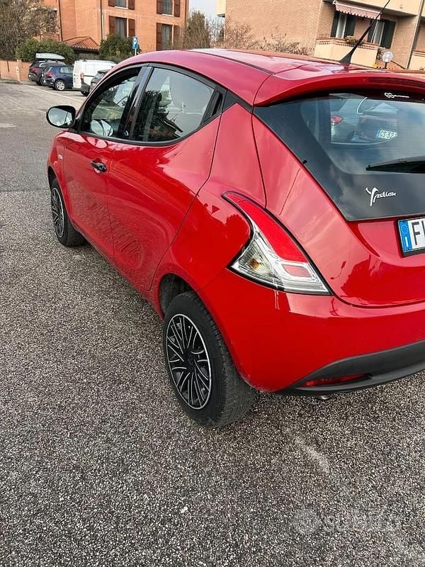 Usata Lancia Ypsilon 2019 Rosso Utilitaria
