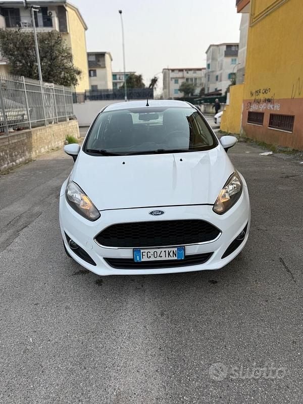 Usata Ford Fiesta Titanium 75 CV (55 kW) 2016 Bianco Berlina