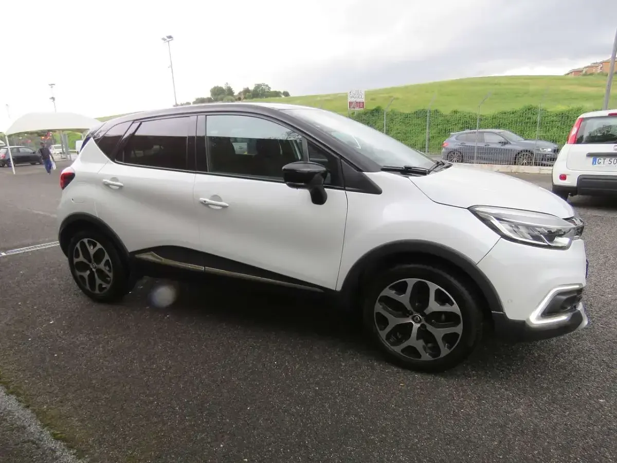 Usata Renault Captur Zen 90 CV (66 kW) 2018 Bianco SUV