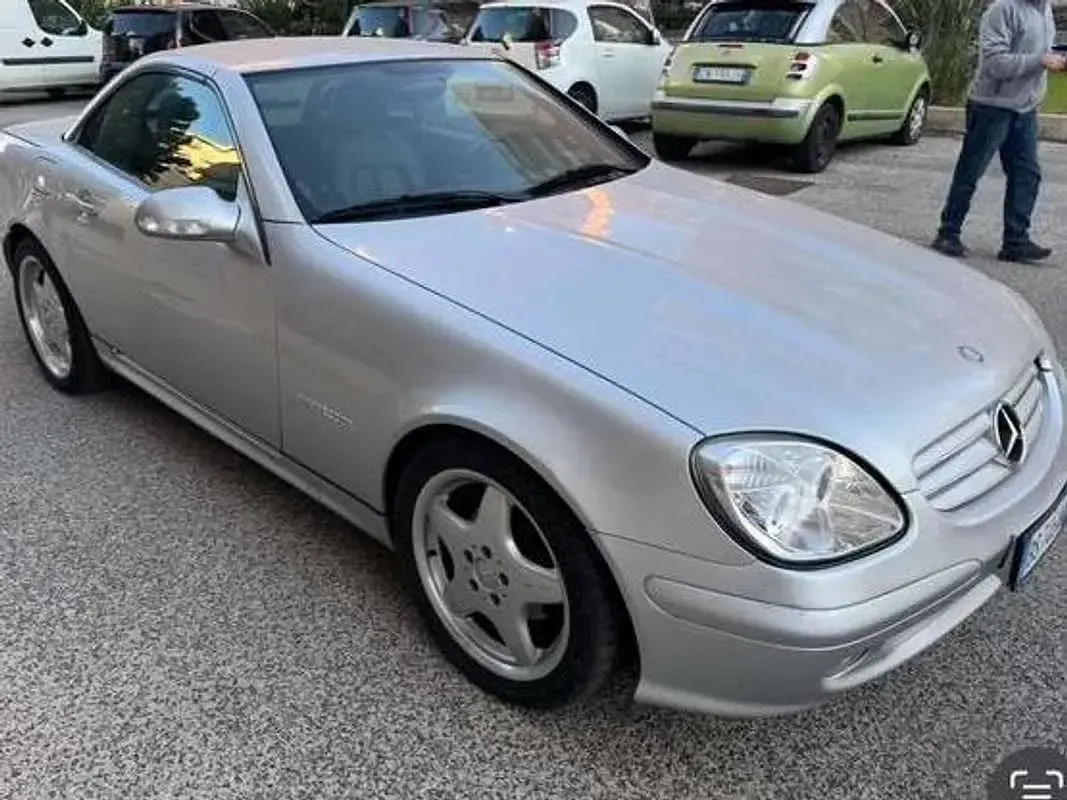 Usata Mercedes SLK200 163 CV (119 kW) 2001 Argento Cabrio