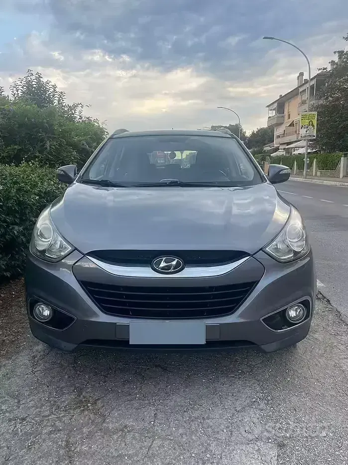 Usata Hyundai ix35 136 CV (100 kW) 2011 Grigio SUV