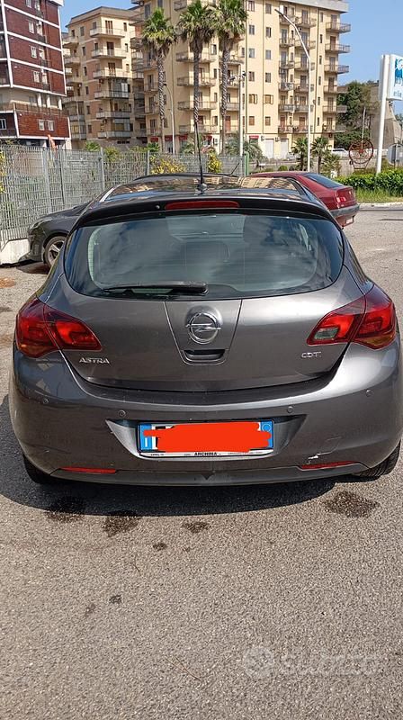 Usata Opel Astra 110 CV (80 kW) 2010 Grigio Berlina