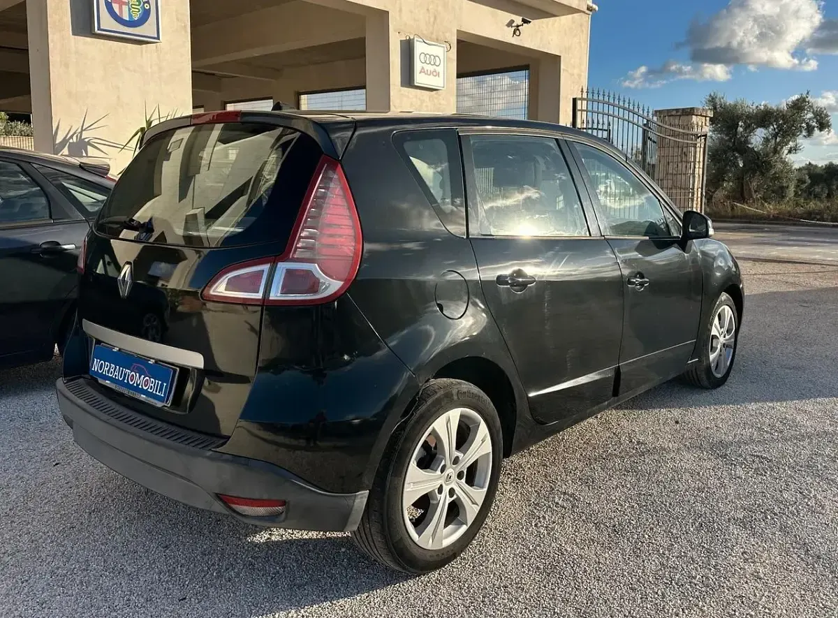 Usata Renault Scénic 149 CV (109 kW) 2011 Nero Monovolume