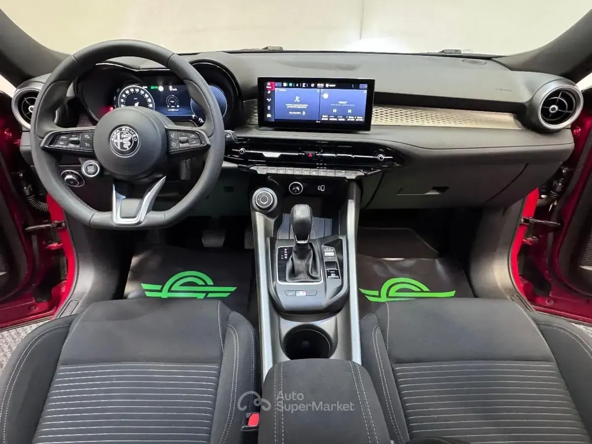 Begagnad Alfa Romeo Tonale 131 HK (96 kW) 2023 Röd SUV
